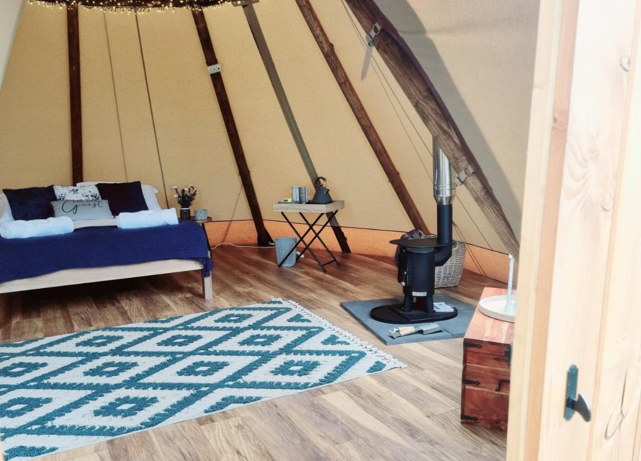 Gopsall Hall Farm Lodge *